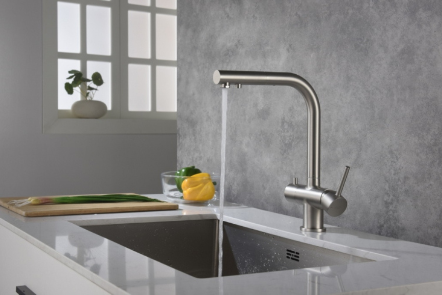 bateria w kolorze stali nierdzewnej