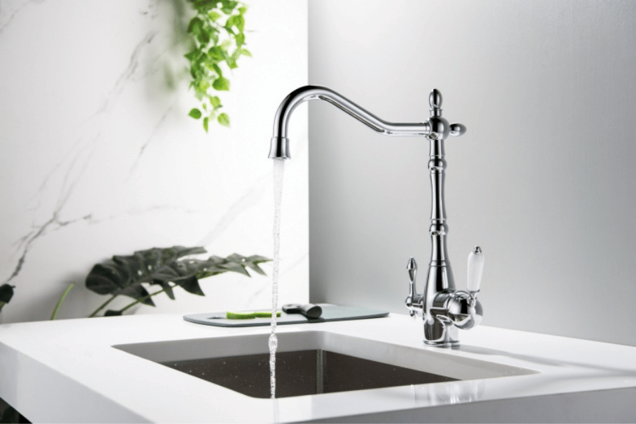 kran w stylu retro do filtra wody