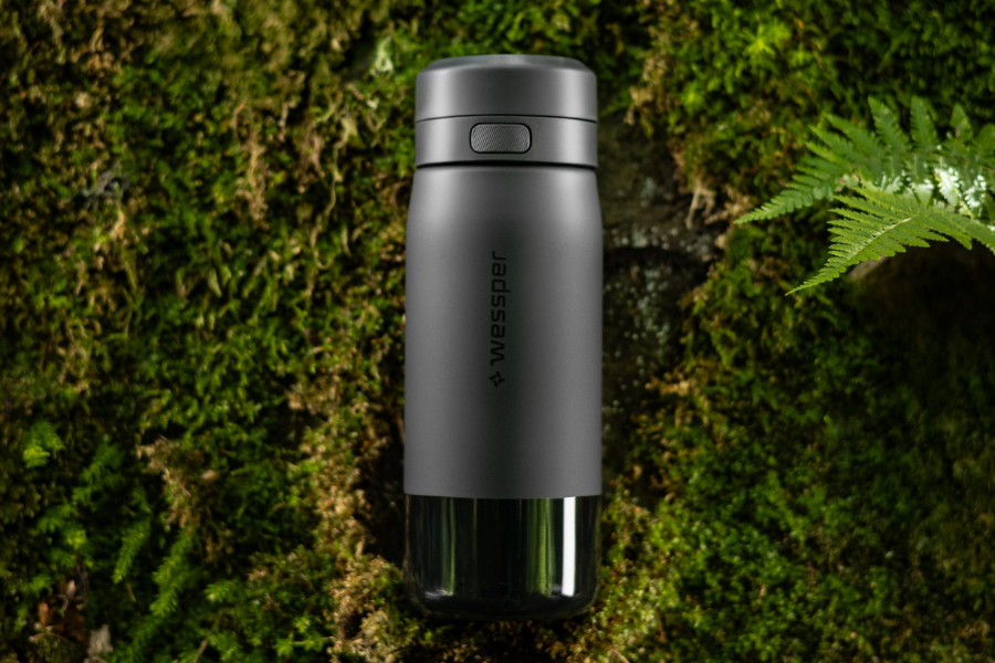 bidon czarny filtrujący wodę wessper