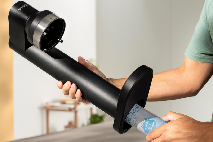 łatwa wymiana butli co2 w saturatorze brita sodatrio